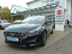 Schwarz Gebraucht 2023 Hyundai i30 Trend Limousine | 22.880 € (Fairer Preis)
