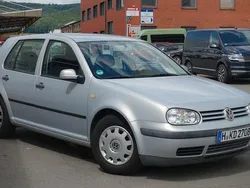 Silber Gebraucht 1999 VW Golf IV Comfortline Limousine | 2.990 € (Fairer Preis)