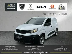 Weiß Gebraucht 2023 Peugeot Partner Premium Van / Kleinbus | 18.800 € (Fairer Preis)