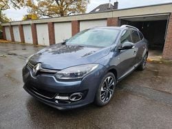 Blau Gebraucht 2016 Renault Mégane III Bose Edition Limousine | 8.850 € (Fairer Preis)