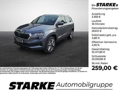 Graphitegrau metallic Neu 2025 Skoda Karoq Selection SUV | 31.980 € (Superpreis)