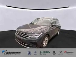 Grau Gebraucht 2023 VW Tiguan Elegance SUV | 28.428 € (Fairer Preis)