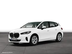 Weiß Gebraucht 2025 BMW 220 Active Tourer Van / Kleinbus | 39.398 € (Teuer)