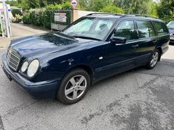 Blau Gebraucht 1996 Mercedes E200 Kombi | 1.200 € (Guter Preis)