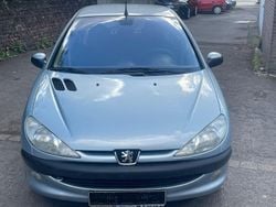 Grau Gebraucht 2002 Peugeot 206 Kleinwagen | 2.850 € (Teuer)