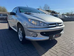 Grau Gebraucht 2004 Peugeot 206 CC Filou Cabrio | 2.500 € (Etwas zu teuer)