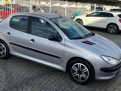 Silber Gebraucht 2001 Peugeot 206 Style Limousine | 1.299 € (Fairer Preis)