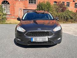Grau Gebraucht 2018 Ford Focus Kombi | 10.400 € (Fairer Preis)