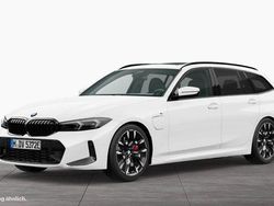 Weiß Gebraucht 2024 BMW 330e M Sport Kombi | 52.570 € (Teuer)