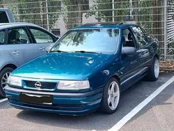 Blau Gebraucht 1995 Opel Vectra Limousine | 10.000 €