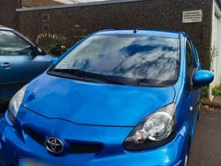 Blau Gebraucht 2011 Toyota Aygo Kleinwagen | 2.150 € (Fairer Preis)