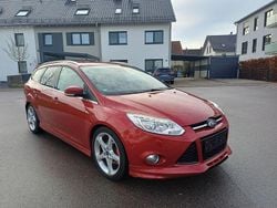 Rot Gebraucht 2012 Ford Focus ST-Line Limousine | 7.900 € (Fairer Preis)