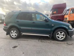 Grün Gebraucht 1999 Mercedes ML320 SUV | 2.600 € (Fairer Preis)