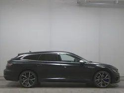Deep black perleffekt Gebraucht 2024 VW Arteon R Kombi | 51.980 €