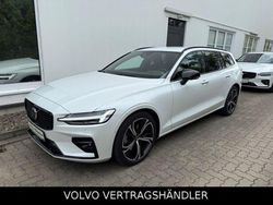 Crystal white pearl metallic Gebraucht 2024 Volvo V60 Plus Kombi | 37.890 € (Fairer Preis)