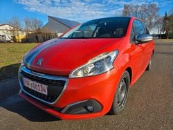 Orange Gebraucht 2015 Peugeot 208 Allure Kleinwagen | 4.999 € (Fairer Preis)