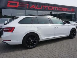 Moonweiß Gebraucht 2018 Skoda Superb SportLine Kombi | 23.990 € (Fairer Preis)