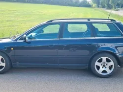 Blau Gebraucht 1997 Audi A4 Sport Kombi | 500 € (Superpreis)