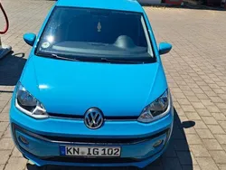Blau Gebraucht 2017 VW up! Sound Kleinwagen | 8.250 € (Guter Preis)