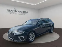 Mythosschwarz metallic Gebraucht 2021 Audi A4 Design Kombi | 29.900 € (Guter Preis)