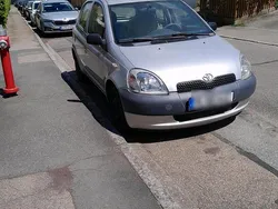 Silber Gebraucht 2002 Toyota Yaris Kleinwagen | 1.690 € (Guter Preis)