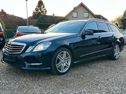 Blau Gebraucht 2012 Mercedes E500 Kombi | 16.890 € (Guter Preis)