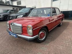 Rot Gebraucht 1974 Mercedes W115 Limousine | 14.900 €