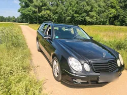 Schwarz Gebraucht 2006 Mercedes 220 Kombi | 1.450 €