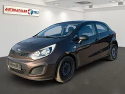 Braun Gebraucht 2013 Kia Rio DREAM-TEAM Edition Kleinwagen | 5.199 € (Guter Preis)