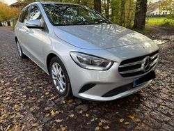 Silber Gebraucht 2019 Mercedes B200 Van / Kleinbus | 18.250 € (Superpreis)
