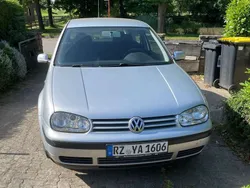 Silber Gebraucht 2001 VW Golf IV Limousine | 1.950 € (Guter Preis)