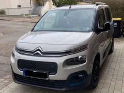 Grau Gebraucht 2022 Citroën e-Berlingo Feel Van / Kleinbus | 28.500 € (Teuer)