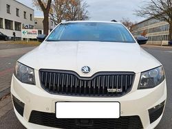 Weiß Gebraucht 2014 Skoda Octavia Kombi | 8.100 € (Guter Preis)