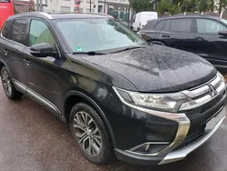 Schwarz Gebraucht 2015 Mitsubishi Outlander SUV | 11.599 €