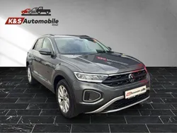 Grau Gebraucht 2023 VW T-Roc Life SUV | 24.990 € (Guter Preis)