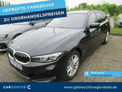 Black sapphire (metallic) Gebraucht 2023 BMW 320 Kombi | 25.190 € (Superpreis)