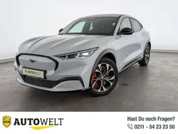 Weiß Gebraucht 2022 Ford Mustang Mach-E SUV | 32.660 €