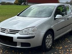 Silber Gebraucht 2004 VW Golf V Comfortline Kleinwagen | 1.750 € (Superpreis)