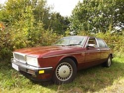 Rot Gebraucht 1993 Jaguar XJ40 Limousine | 11.450 €