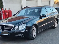 Schwarz Gebraucht 2007 Mercedes E200 Avantgarde Kombi | 5.900 €