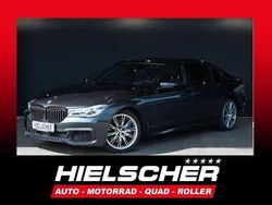 Grau Gebraucht 2017 BMW M760 Performance Limousine | 48.900 € (Etwas zu teuer)
