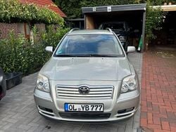 Silber Gebraucht 2003 Toyota Avensis Kombi | 1.900 € (Guter Preis)