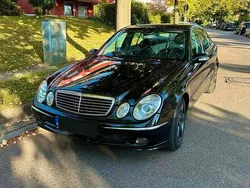Schwarz Gebraucht 2002 Mercedes E270 Limousine | 2.900 € (Fairer Preis)