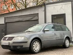 Grau Gebraucht 2002 VW Passat Trendline Limousine | 2.490 € (Etwas zu teuer)