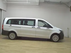Weiss Gebraucht 2023 Mercedes Vito Van / Kleinbus | 32.480 € (Guter Preis)