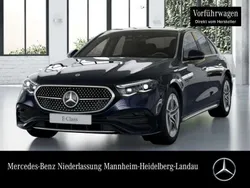 Blau Gebraucht 2025 Mercedes E220 AMG Limousine | 70.350 €