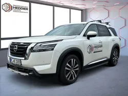 Weiß metallic Gebraucht 2023 Nissan Pathfinder SUV | 55.990 €