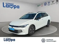 Oryxweiß perlmutteffekt Gebraucht 2024 VW Golf VIII Goal Kombi | 27.930 € (Superpreis)