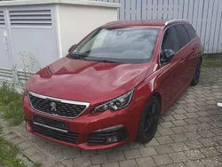 rot/metalliclackierung Gebraucht 2019 Peugeot 308 Allure Kombi | 12.000 € (Fairer Preis)