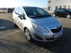 Silber Gebraucht 2011 Opel Meriva Design Edition Van / Kleinbus | 6.450 € (Fairer Preis)
